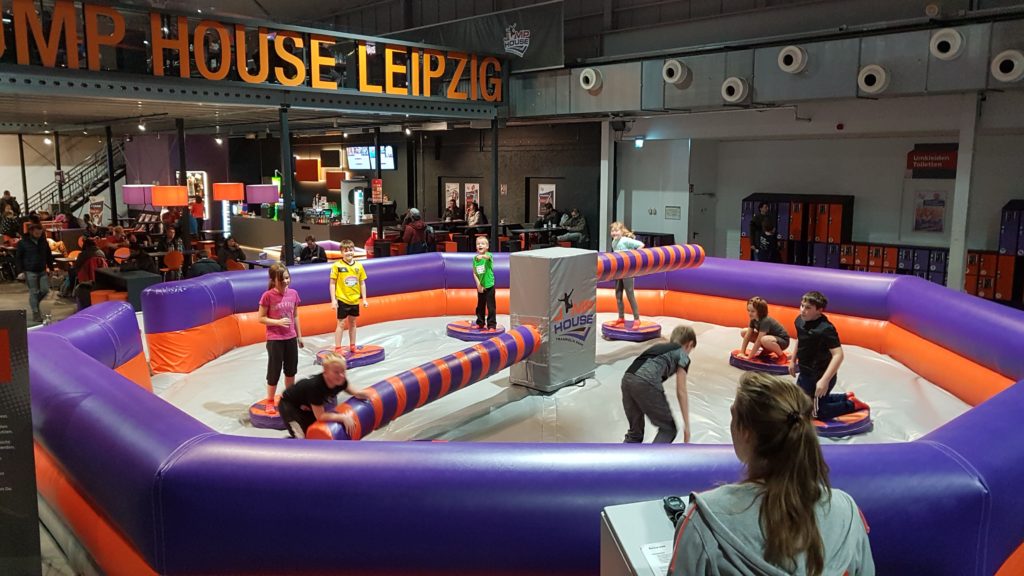 Kinderfeuerwehr im Trampolinpark